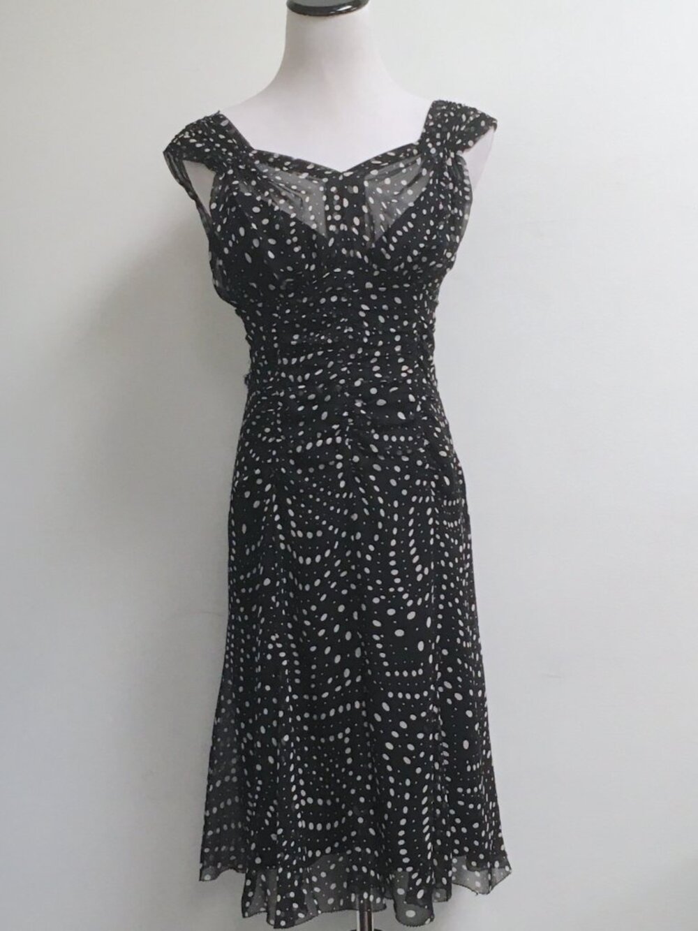Elie Tahari black silk chiffon polka dot print sleeveless party midi dress 6